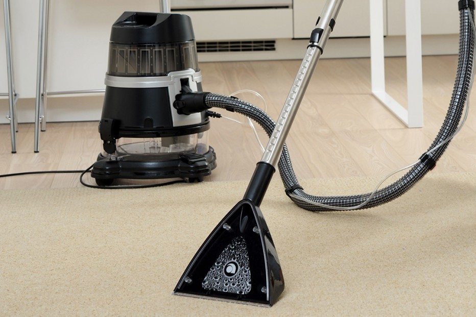 Миючий пилосос для чищення килимів та м'яких меблів